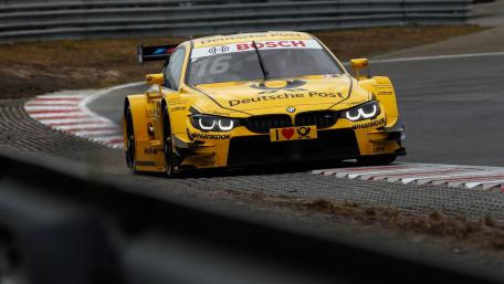 Dynamic Racing in 4K Resolution wallpaper