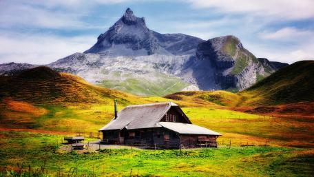 Serene Mountain Cottage Landscape wallpaper