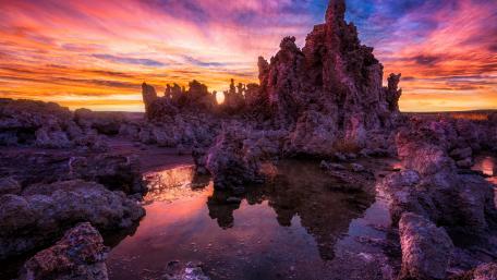 Majestic Rock Formations at Sunrise in 4K Detail wallpaper