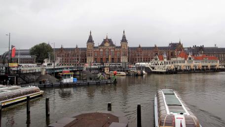 Bahnhof von Amsterdam wallpaper