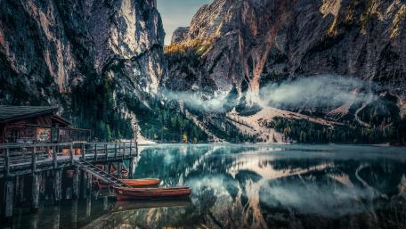 Lake Braies wallpaper