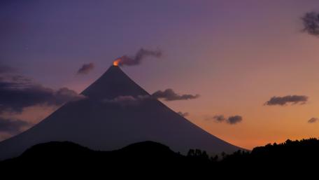 Mayon Volcano crater glow wallpaper