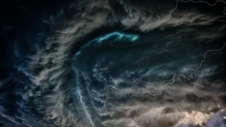 Raging Storm at Twilight wallpaper