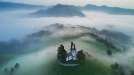 The Church of St. Primož and Felicijan wallpaper