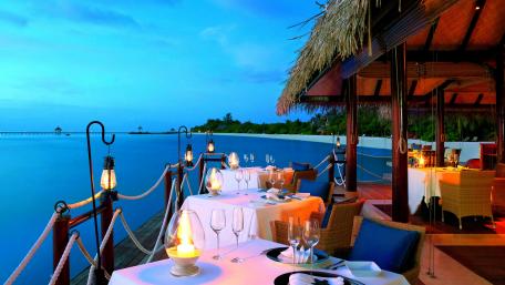 Restaurant on the beach wallpaper