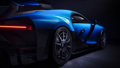 Bugatti Chiron in Regal Blue Splendor wallpaper