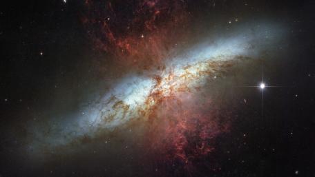 Cigar Galaxy Unveiled in Stunning Detail wallpaper