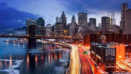 Lower Manhattan and the Brooklyn Bridge wallpaper
