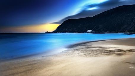 Tranquil Evening by the Shore wallpaper