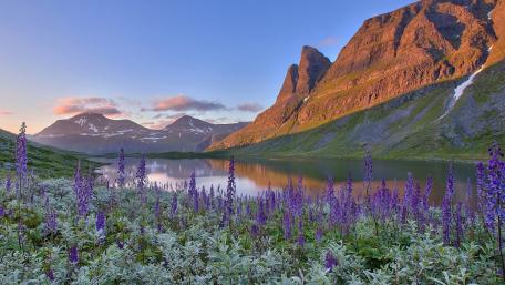 Majestic Mountains and Serene Lake Scene wallpaper