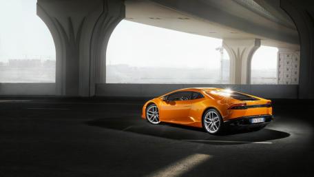 Stunning Lamborghini Huracan Wallpaper for Car Enthusiasts wallpaper