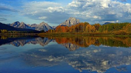 Mount Moran and Jackson Lake wallpaper