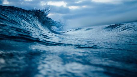 Dynamic Blue Ocean Wave Wallpaper wallpaper