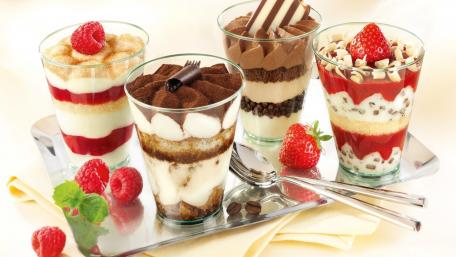 Delicious Dessert Parfaits to Tempt Your Taste Buds wallpaper