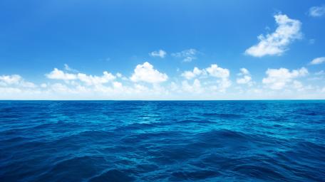 Endless Blue Horizon Over the Ocean wallpaper