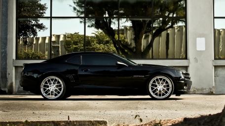 Sleek Chevrolet Camaro SS Wallpaper wallpaper