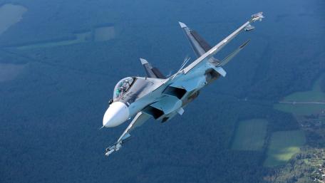 Powerful Sukhoi Su-30SM in Mid-Flight Dramatic Display wallpaper