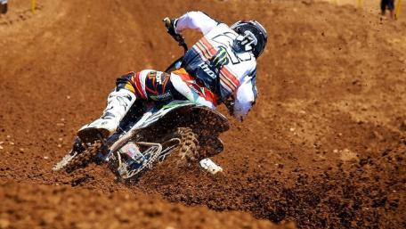 Thrilling Off-Road Motorcycle Action wallpaper