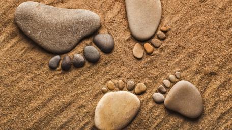 Foot stones wallpaper
