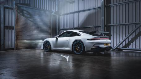 Dream Machine: Porsche 911 GT3 Gleams in Solitude wallpaper