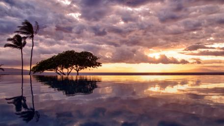 Serene Sunset Over Tranquil Waters wallpaper