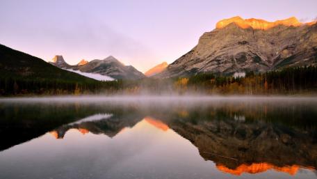 Serenity at Dawn in the Mountains wallpaper