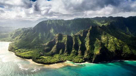Majestic Hawaiian Mountain Landscape wallpaper