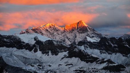 Everest wallpaper