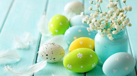 Spring Inspired Easter Eggs and Blooms Wallpaper wallpaper