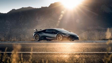 Lamborghini Huracan LP 640-4 Performante wallpaper