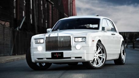 Elegance on Wheels Rolls-Royce Phantom wallpaper