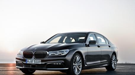 Sleek Elegance of BMW 7 Series Sedan wallpaper