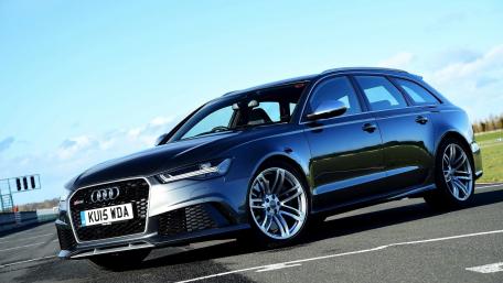 Sleek Audi RS6 in Motion wallpaper