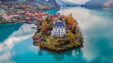 Seeburg Castle (Schloss Seeburg) at fall wallpaper