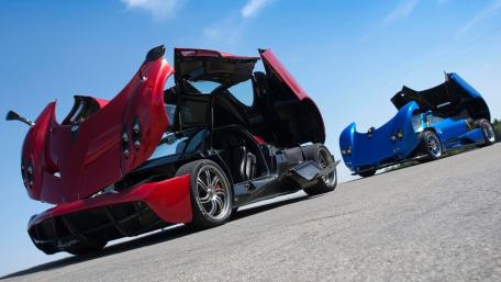 Ultimate Pagani Huayra Showdown wallpaper