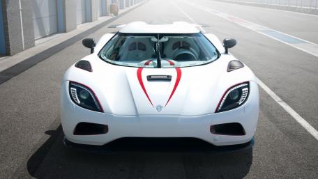Sleek Power of the Koenigsegg Agera wallpaper