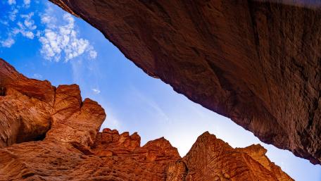 Majestic Canyon Under a Vast Sky wallpaper
