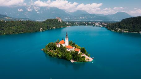 Mariinsky church in Bled Island wallpaper