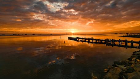 Serene Sunset at the Lake wallpaper