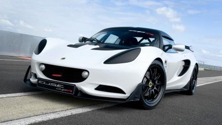 Sleek Lotus Elise on the Track wallpaper