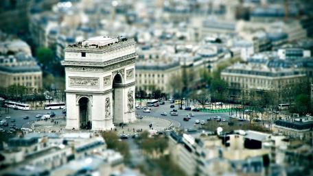 Arc de Triomphe tilt-shift photography wallpaper