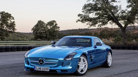 Stunning Mercedes-Benz SLS AMG Wallpaper wallpaper