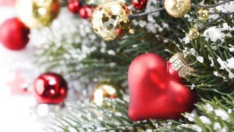 Festive Heartwarming Christmas Elegance wallpaper