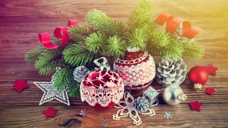 Festive Christmas Decor for a Joyful Celebration wallpaper