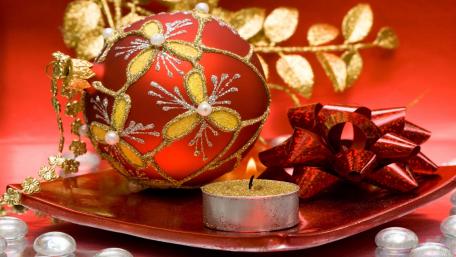 Festive Elegance for Christmas Celebrations wallpaper