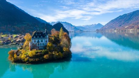 Seeburg Castle (Schloss Seeburg) at fall wallpaper