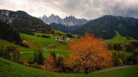Funes Valley wallpaper