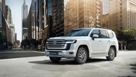 Toyota SUV in Urban Jungle wallpaper