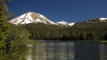 Lassen Peak (Lassen Volcanic National Park) wallpaper
