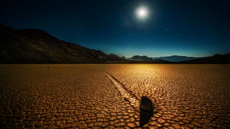 Sailing stones of Death Valley wallpaper
